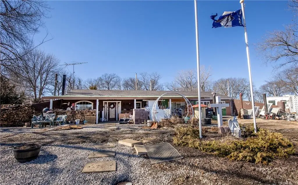 49 N Lakeview Drive, Pleasanton, KS 66075 - #1