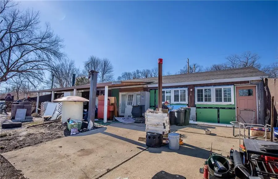 49 N Lakeview Drive, Pleasanton, KS 66075 - #3