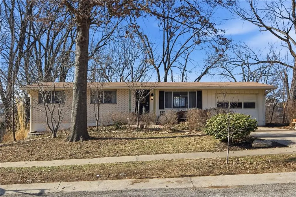 9938 Fair Lane Road, Lenexa, KS 66215 - #1