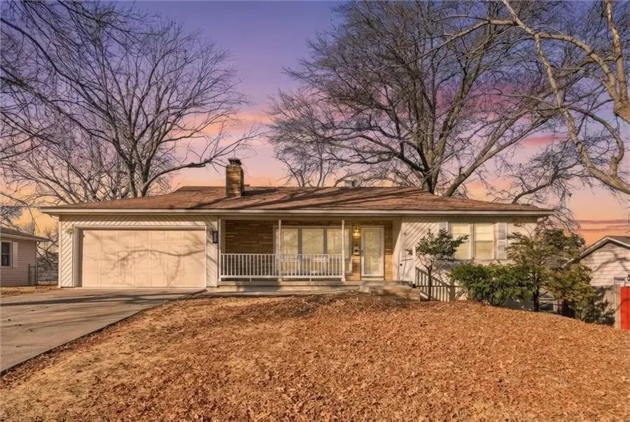 102 NW 65th Street, Gladstone, MO 64118 - #2