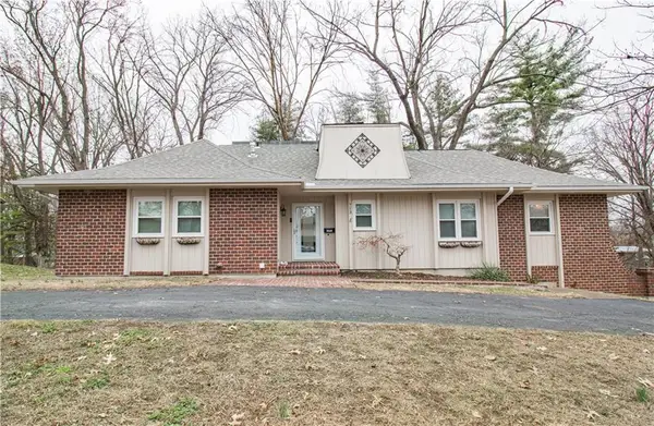 713 Tyler Avenue, Warrensburg, MO 64093