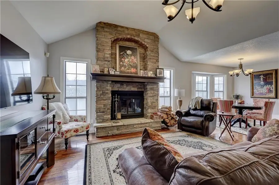 207 Suzanne Lane, Webb City, MO 64870 - #3