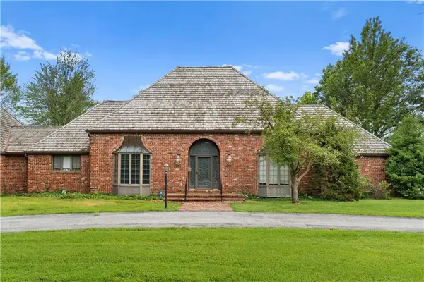 14908 E Pawhuska Road, Nevada, MO 64772