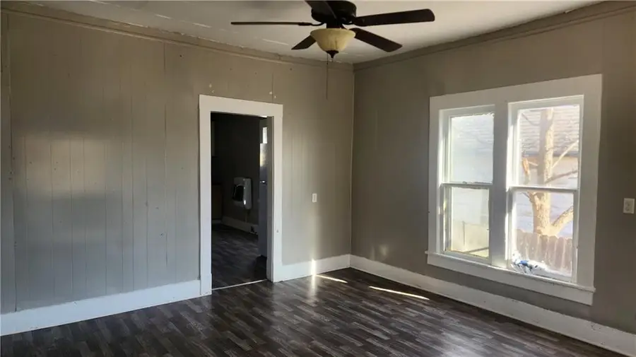 205 W Corrine Street, Gallatin, MO 64640 - #2