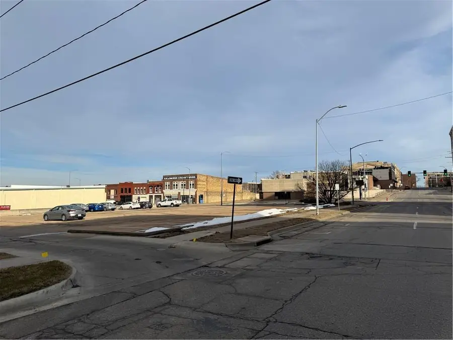 204 SW 5th Street, Topeka, KS 66603 - #3