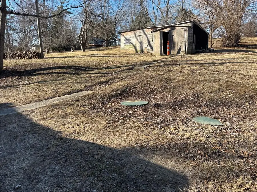 4502 Orchard Road, Saint Joseph, MO 64506 - #2