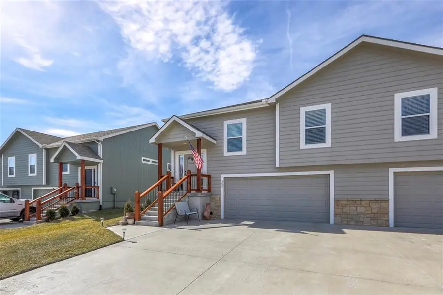 100 N Mcgee Street, Tonganoxie, KS 66086 - #2