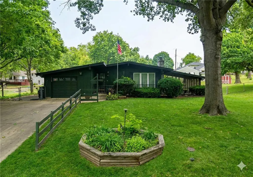 2527 Queen Ridge Drive, Independence, MO 64055 - #1