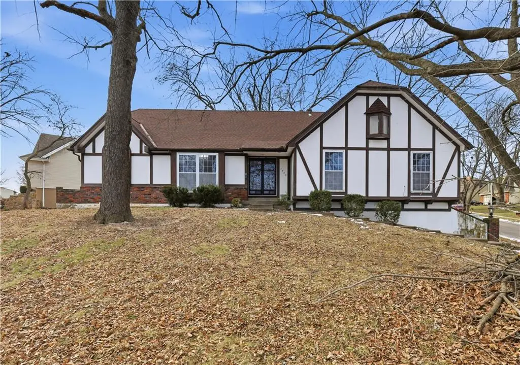 7922 N Northwood Road, Kansas City, MO 64151 - Image #1