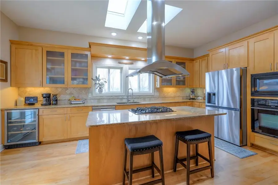 1123 E 49th Street, Kansas City, MO 64110 - #3