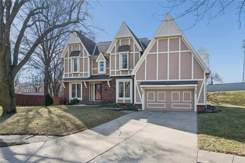 7640 N Lucerne Court, Kansas City, MO 64151 - #1