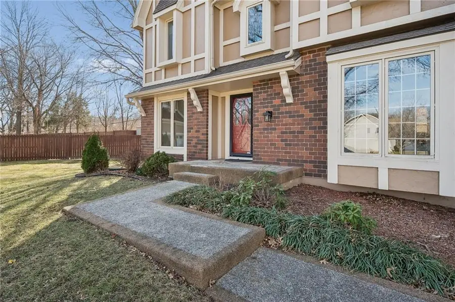 7640 N Lucerne Court, Kansas City, MO 64151 - #2