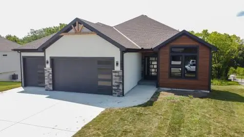 700 Blackhawke Drive, Smithville, MO 64089 - #1