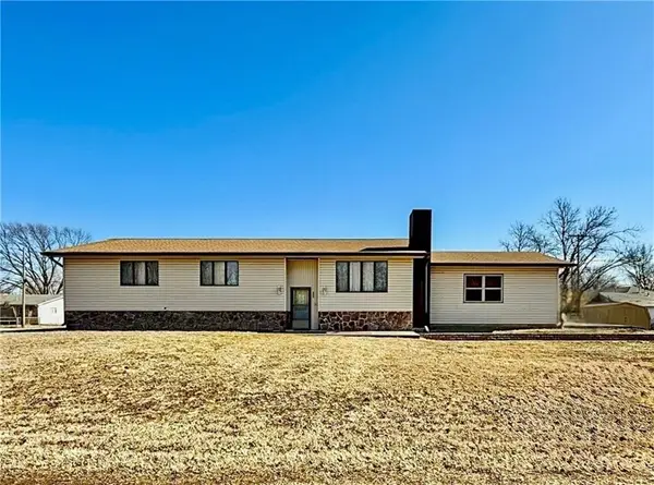 205 S Traster Street, Altamont, KS 67330