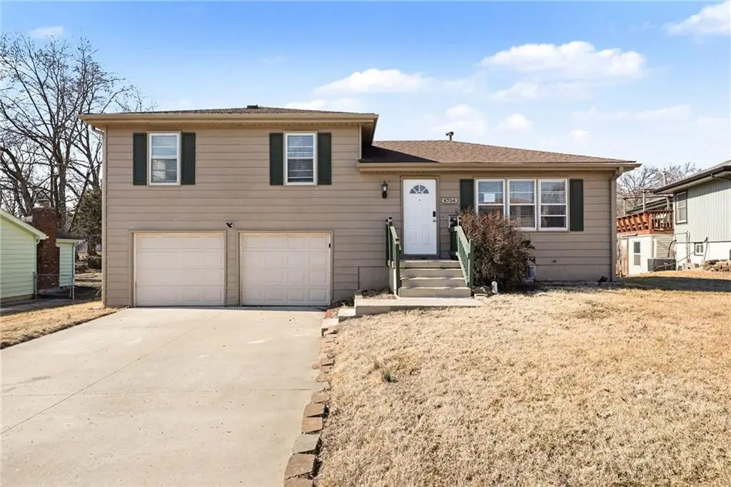 8704 Kentucky Avenue, Raytown, MO 64138 - #1