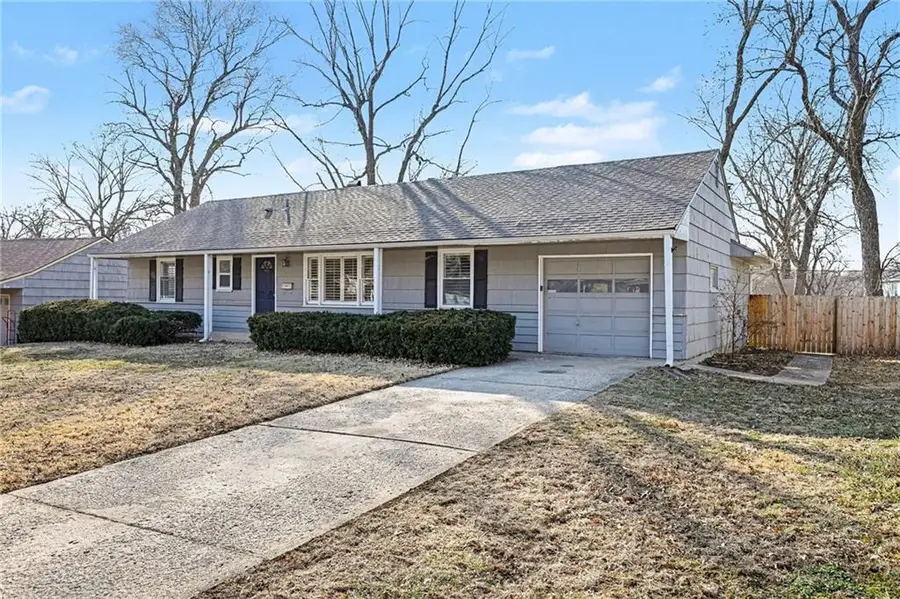 8002 Evanston Avenue, Raytown, MO 64138 - #3