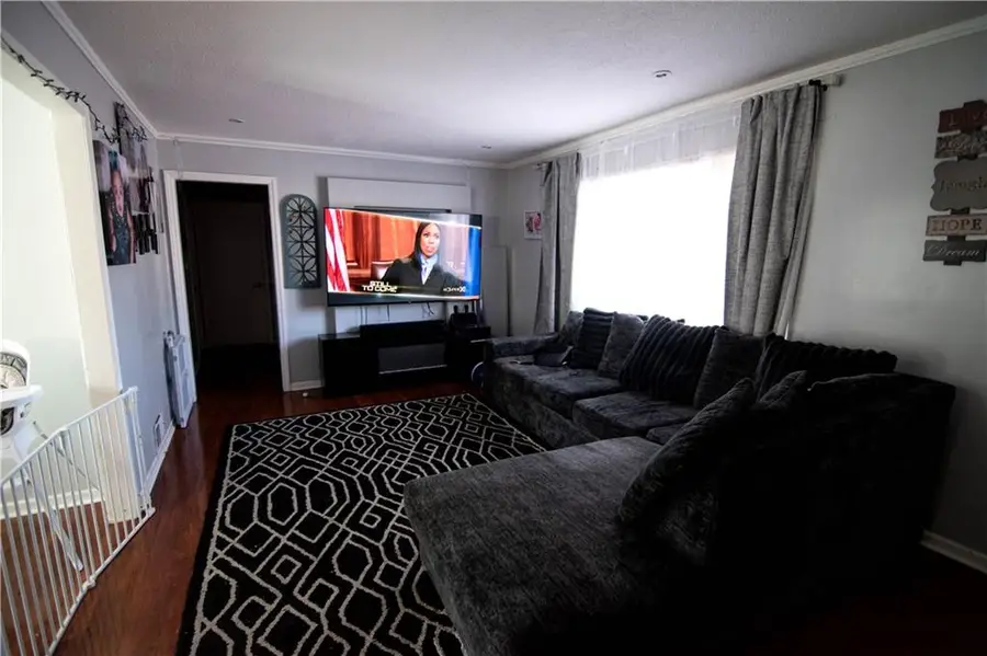 5433 Willow Avenue, Raytown, MO 64133 - #2