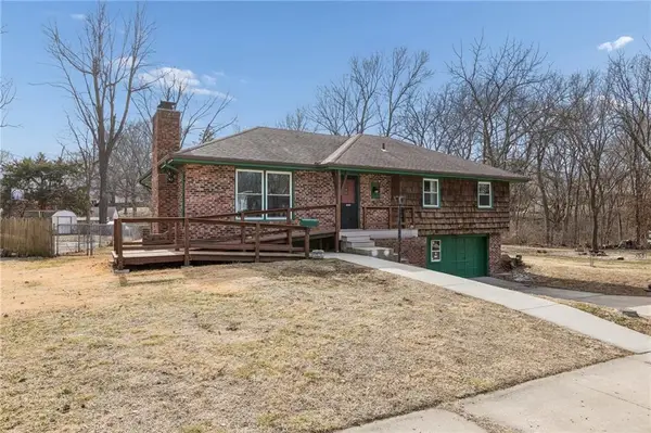 507 SW Stratford Road, Lee's Summit, MO 64081