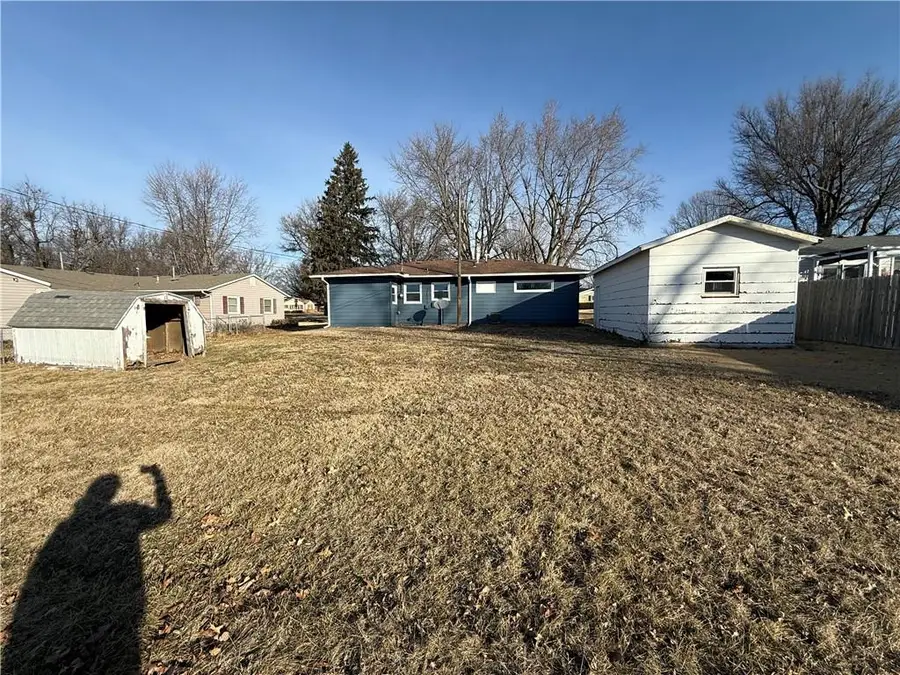 109 Sioux Street, Hiawatha, KS 66434 - #3