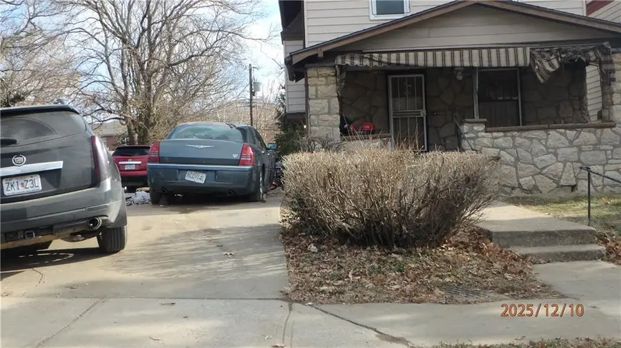 3427 Wabash Avenue, Kansas City, MO 64109 - #3