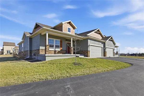 11782 S Deer Run Street #12, Olathe, KS 66061