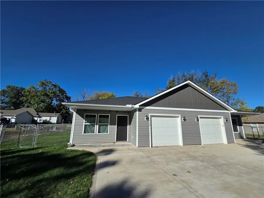 32 E 7th Street, Adrian, MO 64720 - Image #2