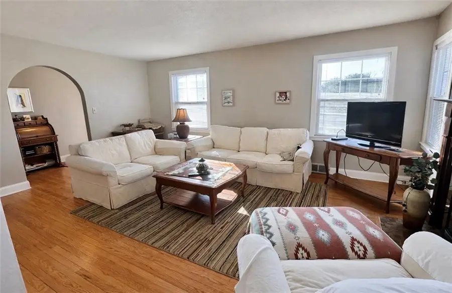 1114 W Liberty Drive, Liberty, MO 64068 - #3