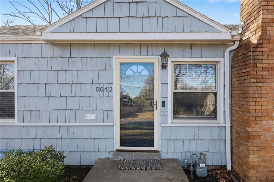 5642 Horton Street, Mission, KS 66202 - #3
