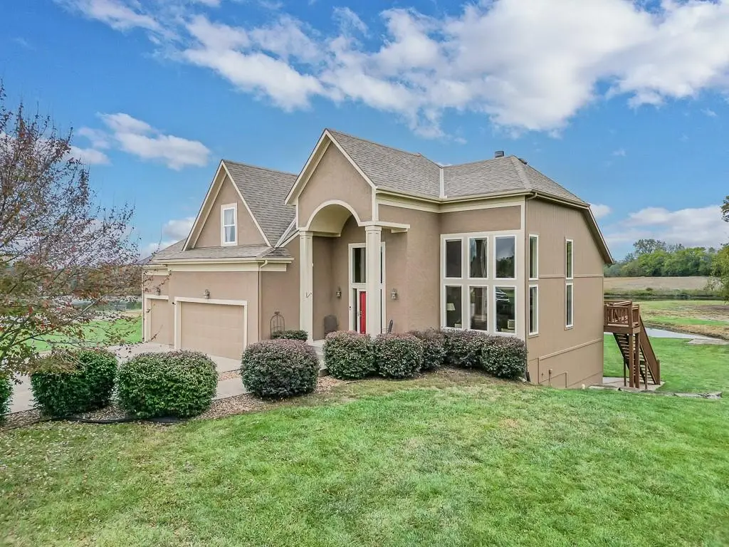 924 E 1938th Road, Eudora, KS 66025 - #1