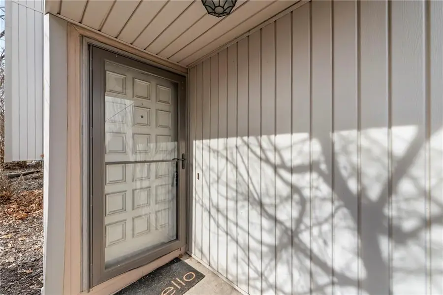 6010 N Bellefontaine Avenue, Gladstone, MO 64119 - #3