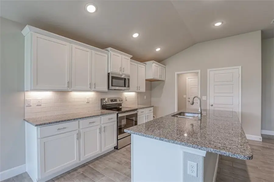 16782 S Hall Street, Olathe, KS 66062 - #3