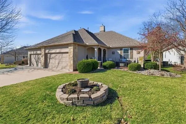 4136 SW Minnesota Drive, Lee's Summit, MO 64082