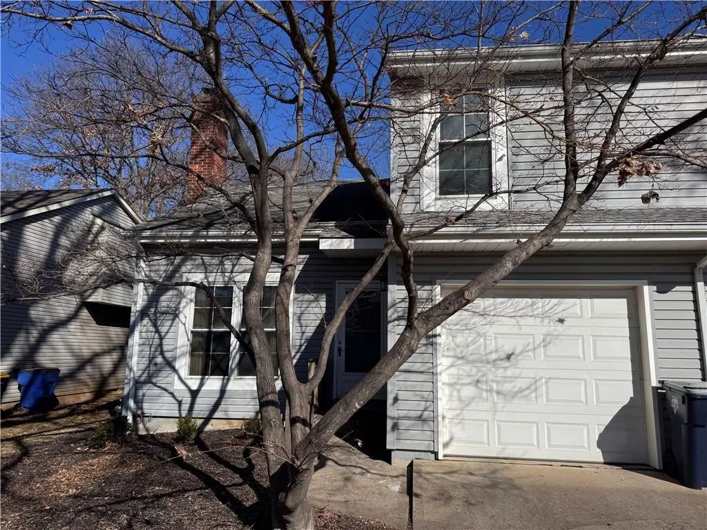 508 E 97th Terrace, Kansas City, MO 64131 - #1