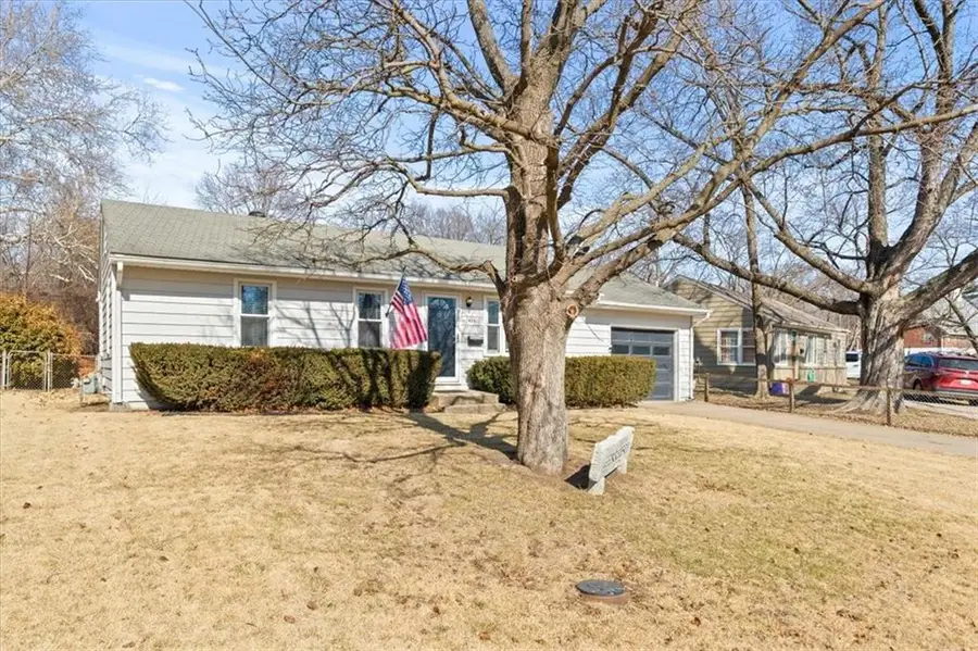 426 W 87th Street, Kansas City, MO 64114 - #3