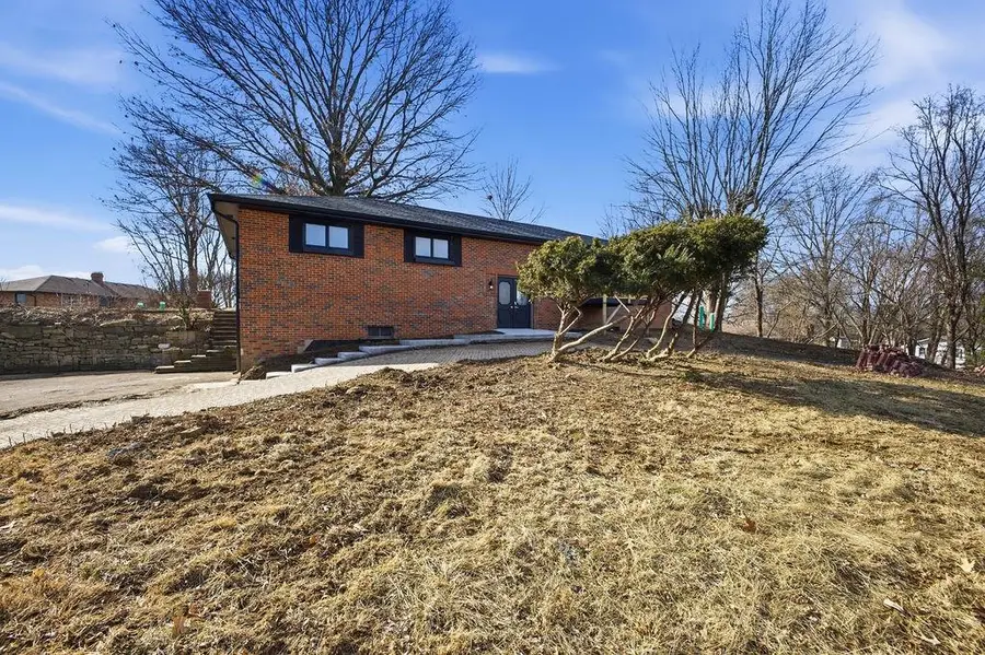 3906 Vera Lane, Saint Joseph, MO 64503 - #2