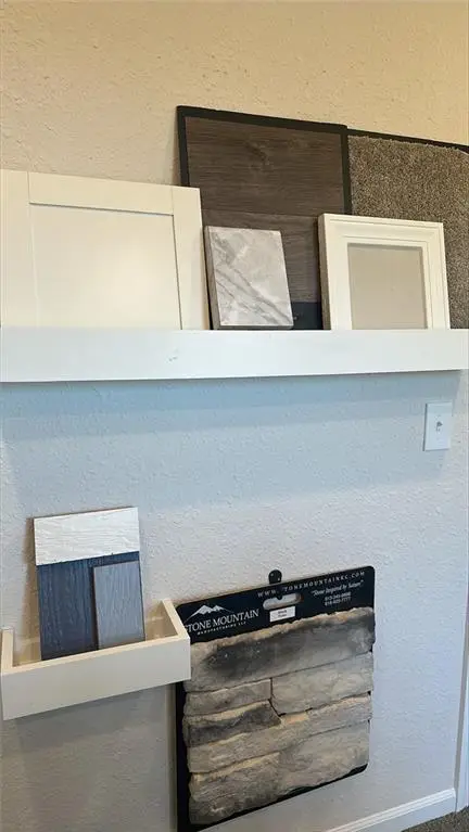 486 Valley View Drive, Tonganoxie, KS 66086