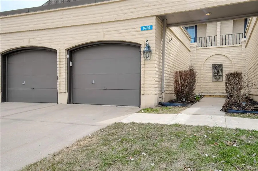 6739 W 108th Terrace, Overland Park, KS 66211 - #3