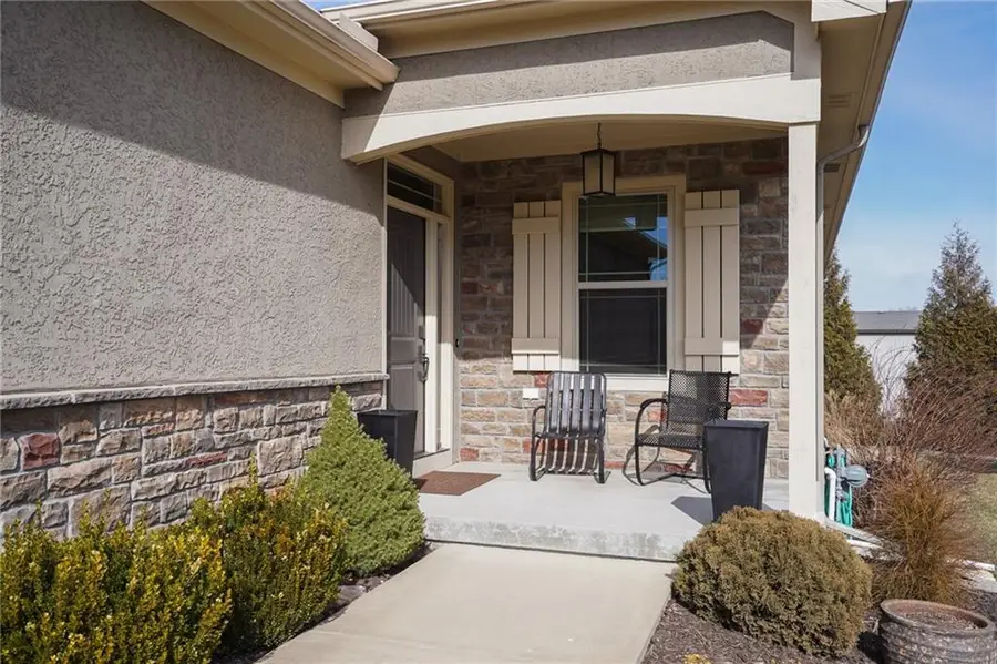 2250 Lake Pointe Drive #1900, Lawrence, KS 66049 - #2