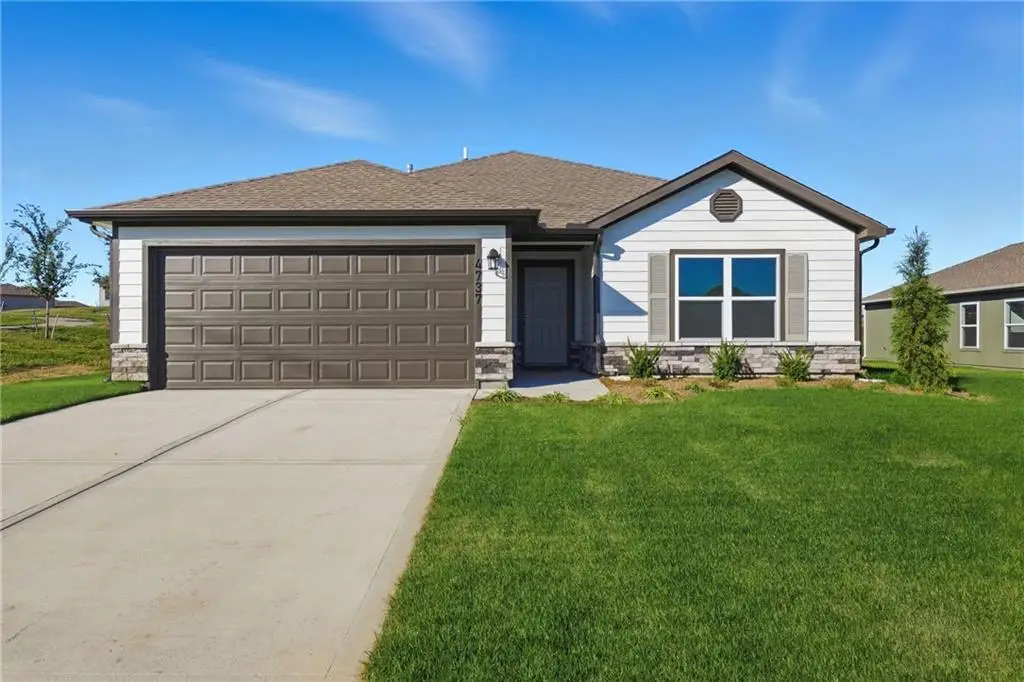 20207 W 195th Street, Spring Hill, KS 66083 - #1