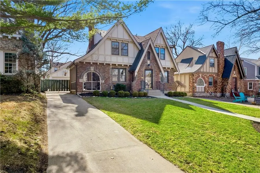 1287 W 71st Terrace, Kansas City, MO 64114 - #2