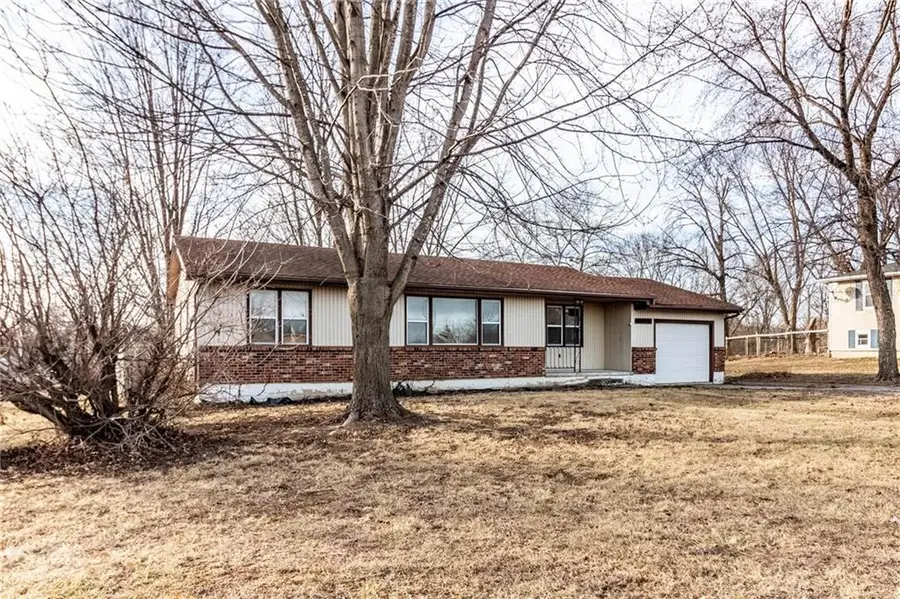 303 North Street, Windsor, MO 65360 - #3