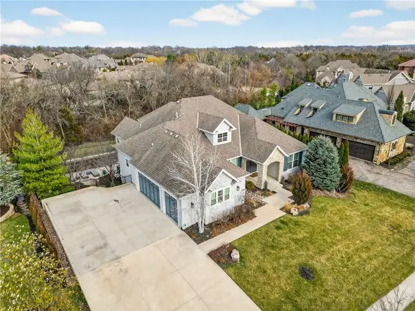 5112 W 142nd Terrace, Leawood, KS 66224