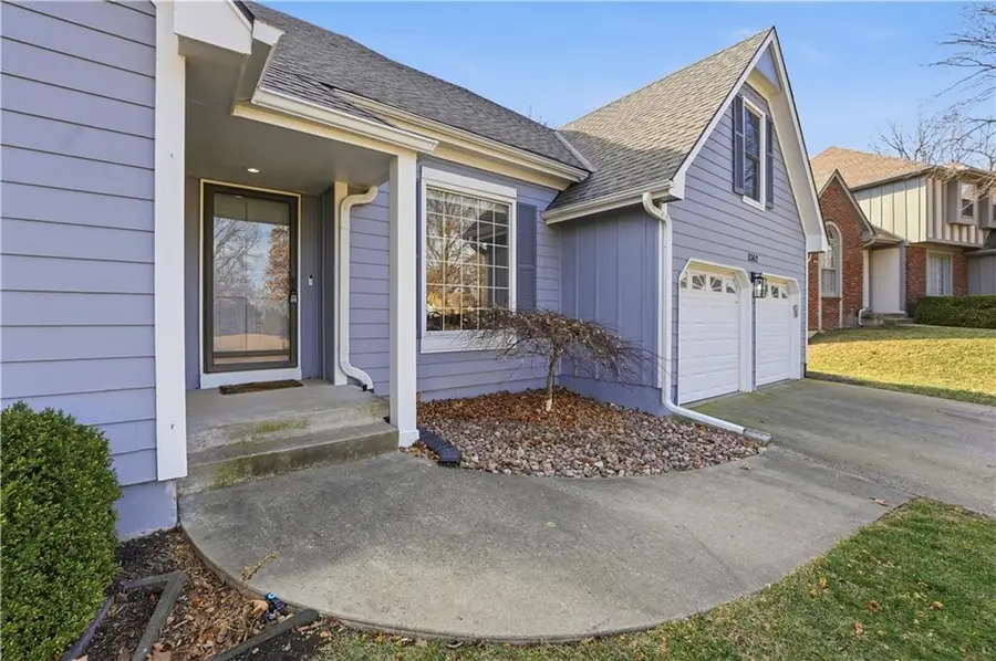8362 Oakview Circle, Lenexa, KS 66215 - #2