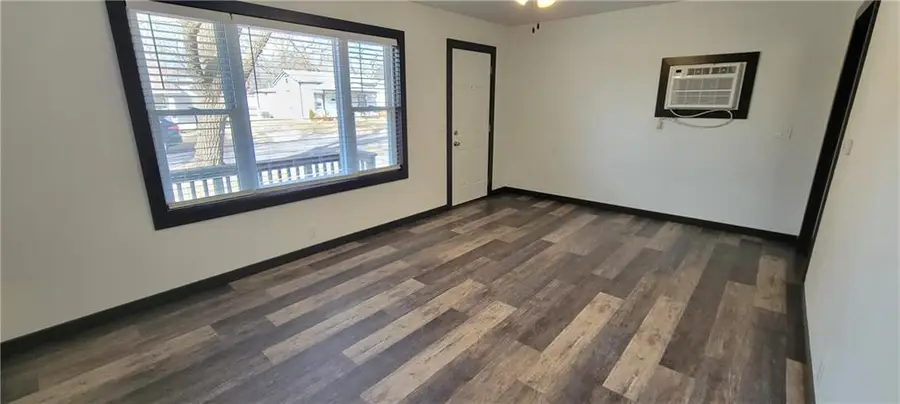 309 S 4th Street, Iola, KS 66749 - #2