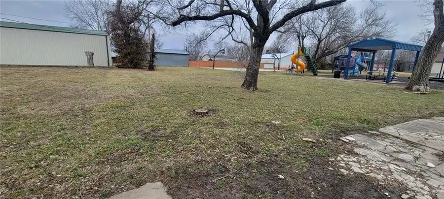 320 Galveston Street, Princeton, KS 66078 - #2