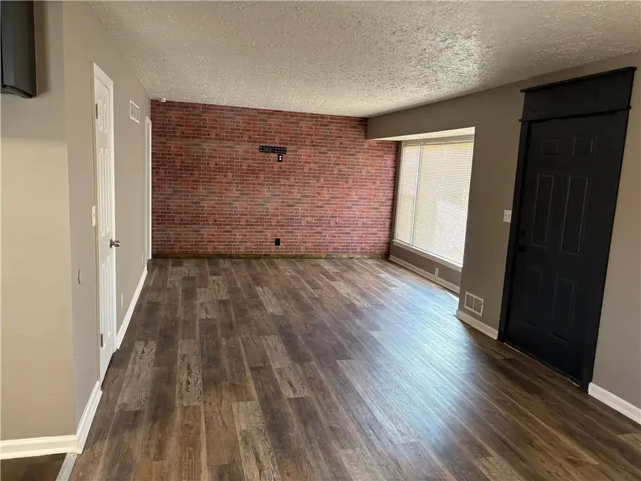 10201 Belmont Avenue, Kansas City, MO 64134 - #3