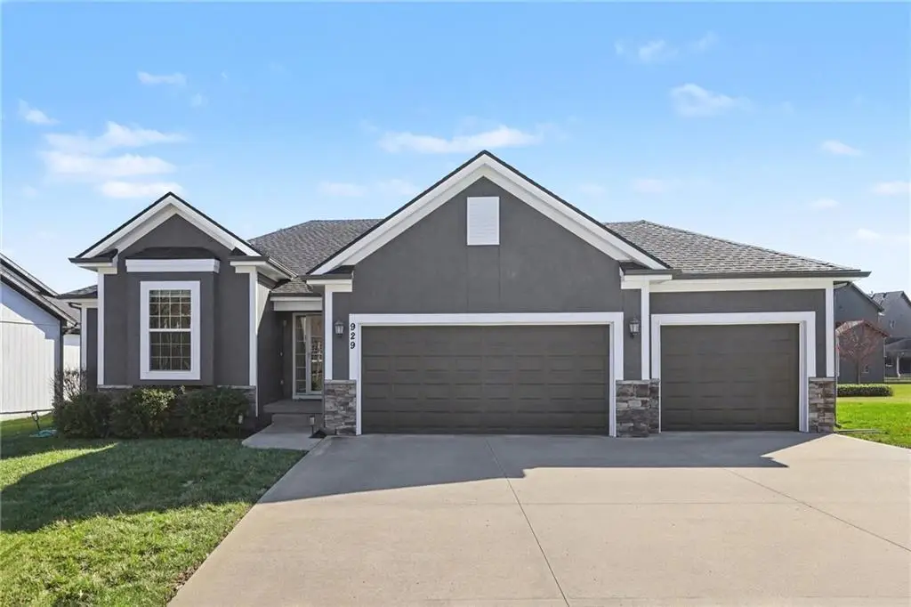 929 NW Scenic Drive, Grain Valley, MO 64029 - #1