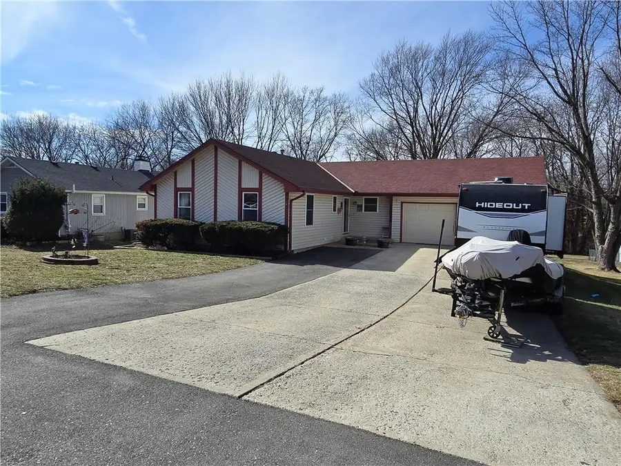 11518 N Virginia Avenue, Kansas City, MO 64155 - #2