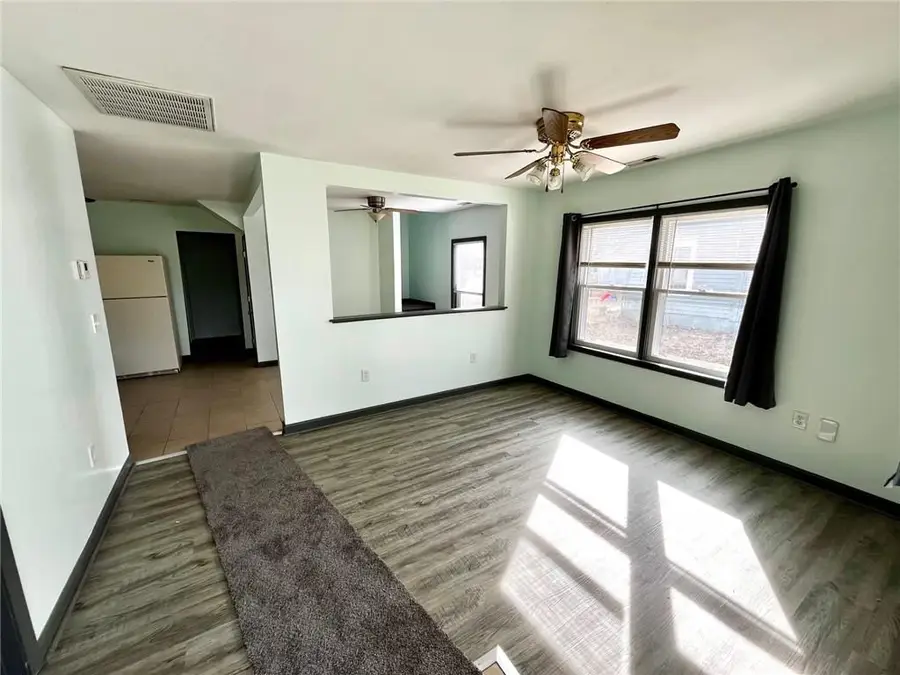 1021 N Poplar Street, Ottawa, KS 66067 - #2