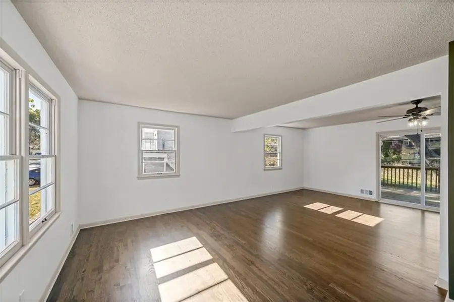 313 S Walker Street, Olathe, KS 66061 - #3